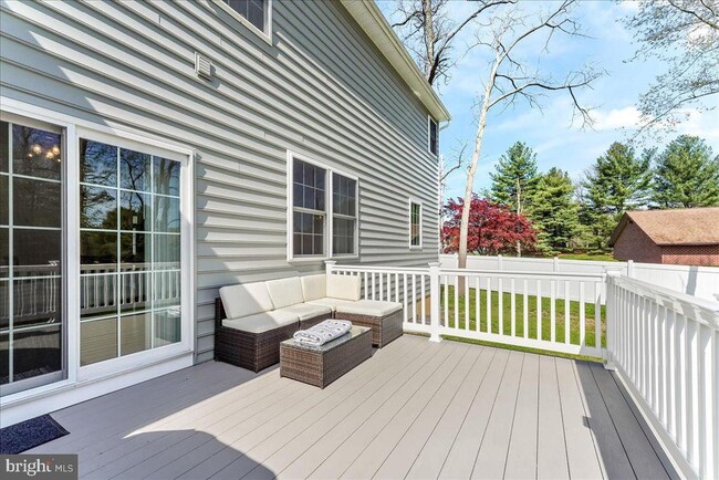 Building Photo - 321 Middletown Rd