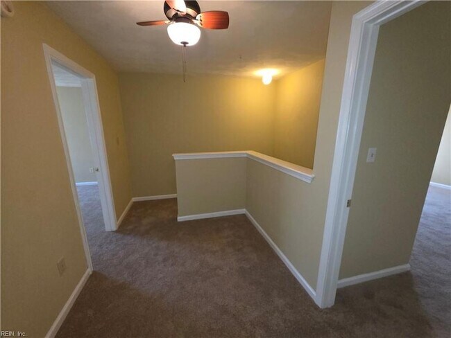 Building Photo - 1460 Berkshire Dr