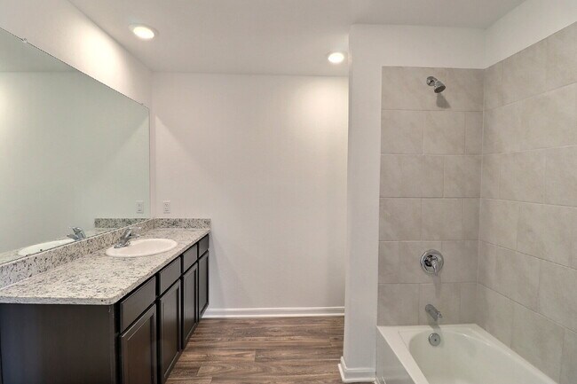 Building Photo - "Charming 4-Bedroom Oasis with 2 Full Baths in Von Ormy – Spacious 1794 sq ft Gem!"