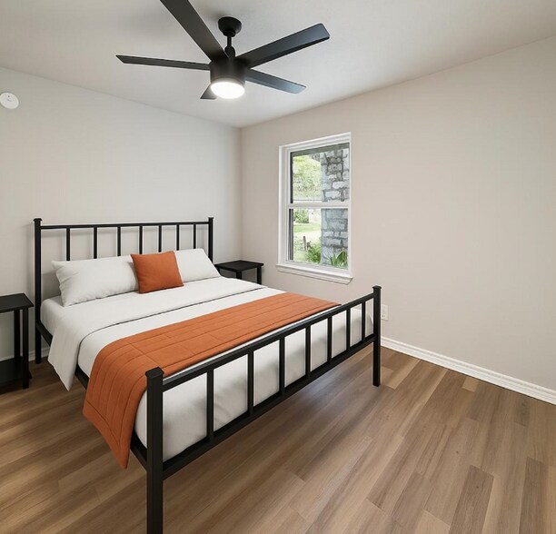 Building Photo - 610 W Fairview St