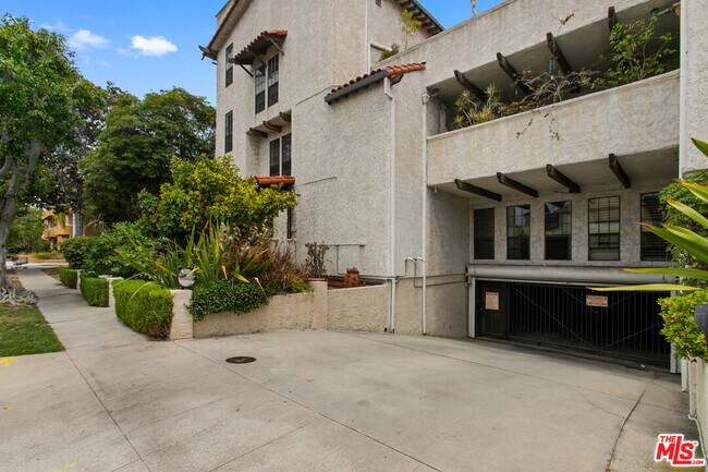 Building Photo - 1110 S Shenandoah St