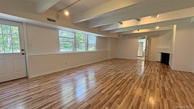 Building Photo - 3 Stonewall Ln