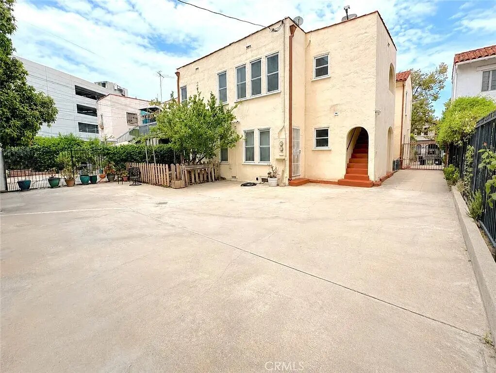 Building Photo - 6622 W 6th St
