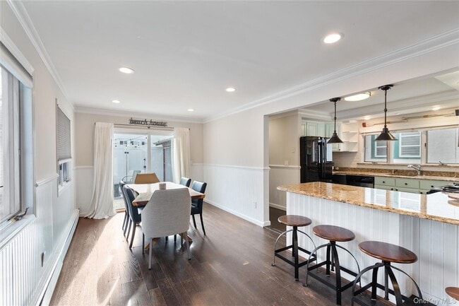 Building Photo - 6 Charles Pl