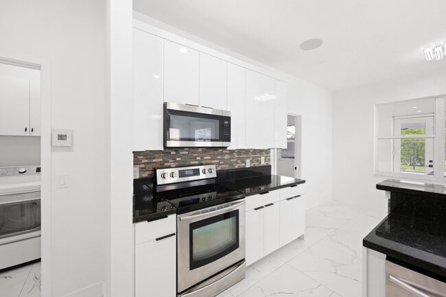 Building Photo - 1209 Olympic Cir