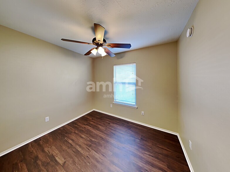 Building Photo - 7710 Eldergrove Ln