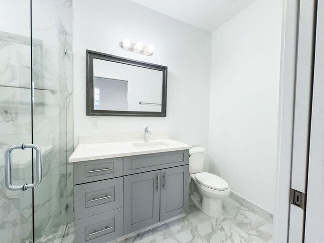 Building Photo - 313 N M St