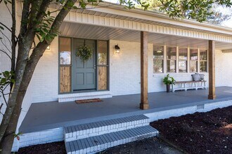 Building Photo - Gorgeous 3/2 Home in Athens!