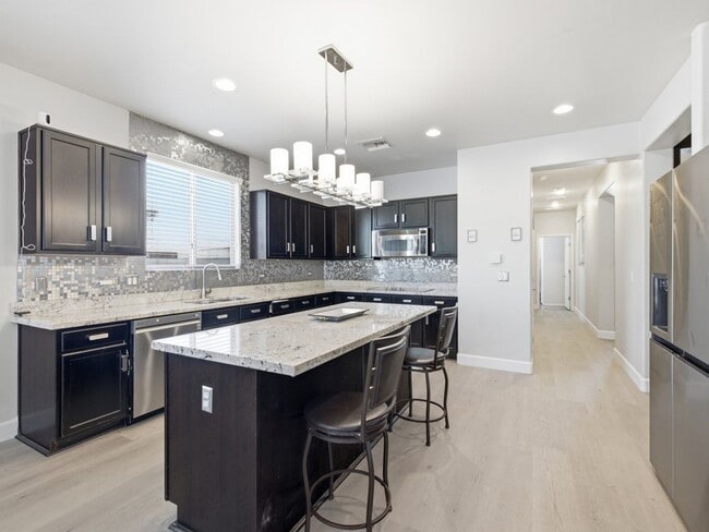 Building Photo - Spacious Cul-de-Sac Living with Modern Comforts & Community Perks