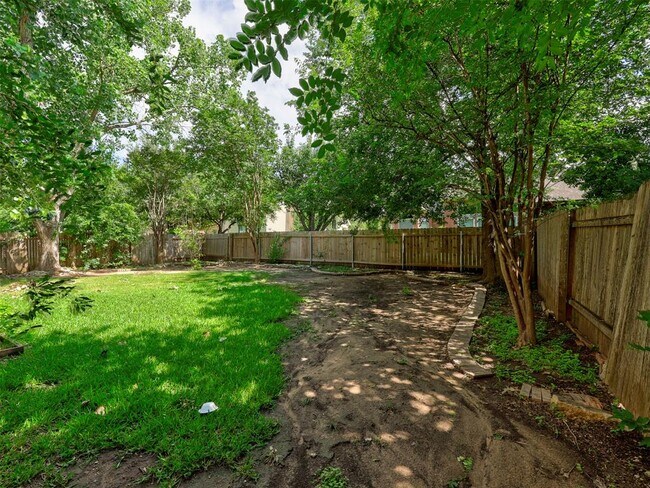 Building Photo - 1554 Homewood Cir