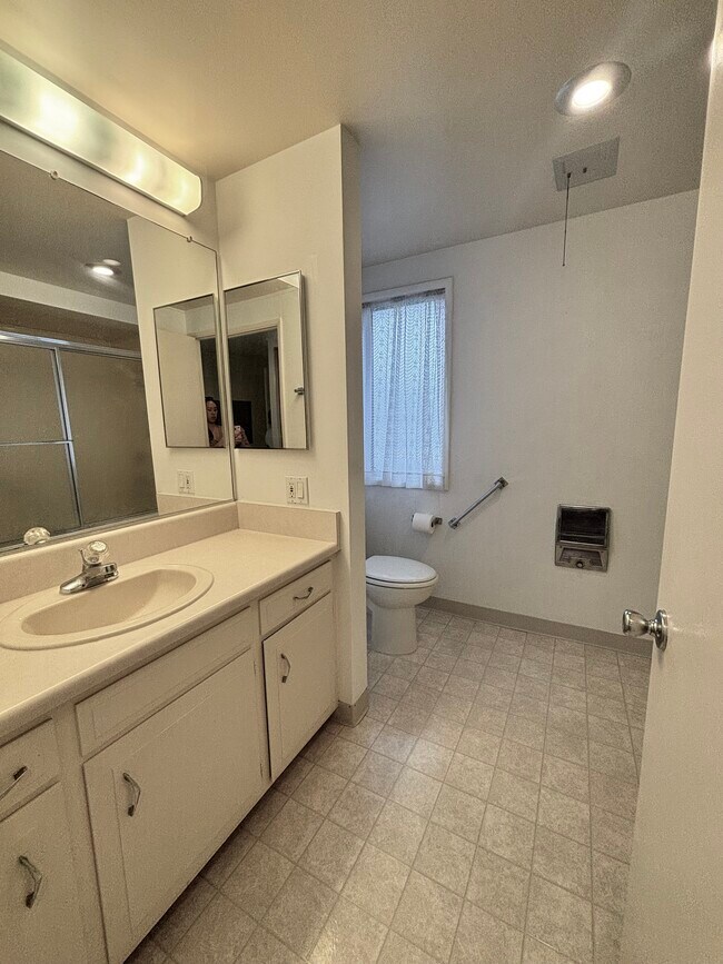 Building Photo - 361 Avenida Castilla