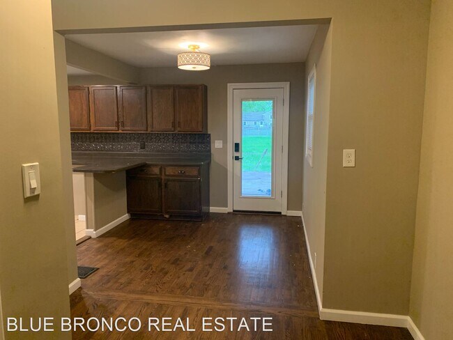 Building Photo - 3 br, 3 bath House - 610 SE Green Street