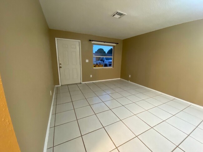 Building Photo - 10401 County Lake Dr