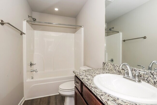 Building Photo - 2228 Lismore Dr