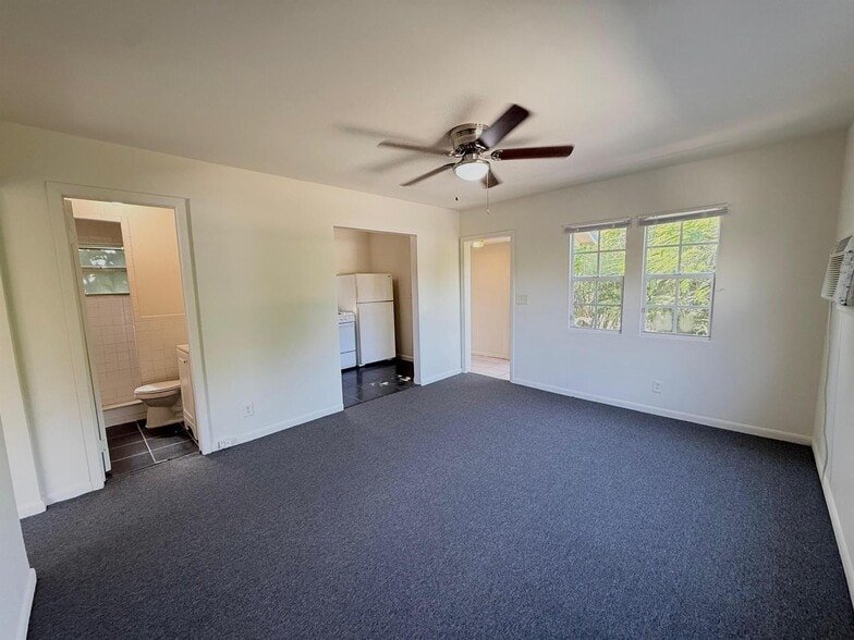 Building Photo - 808 30th St