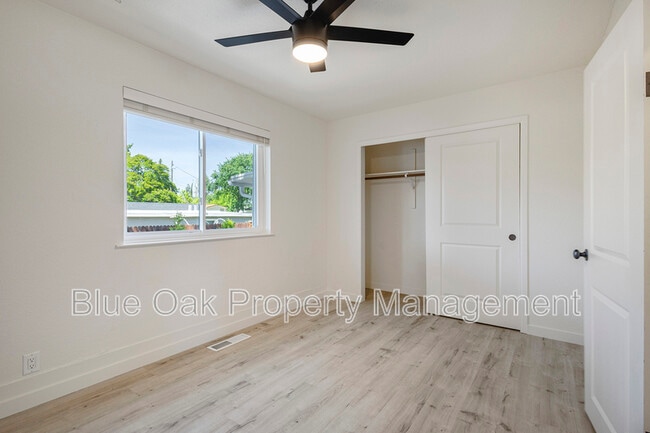 Building Photo - 1702 Laburnum Ave