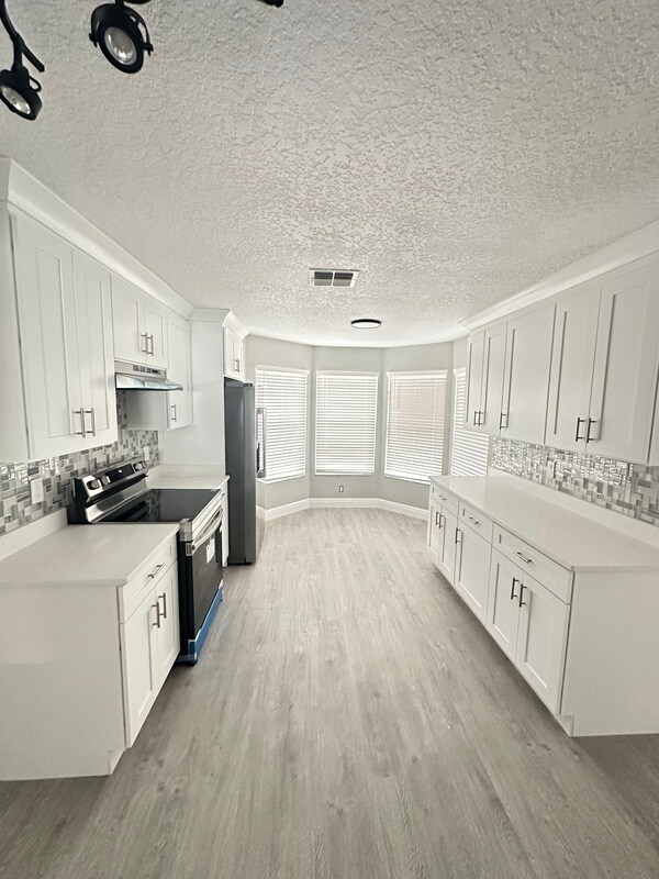 Building Photo - 3019 Bloomsbury Dr