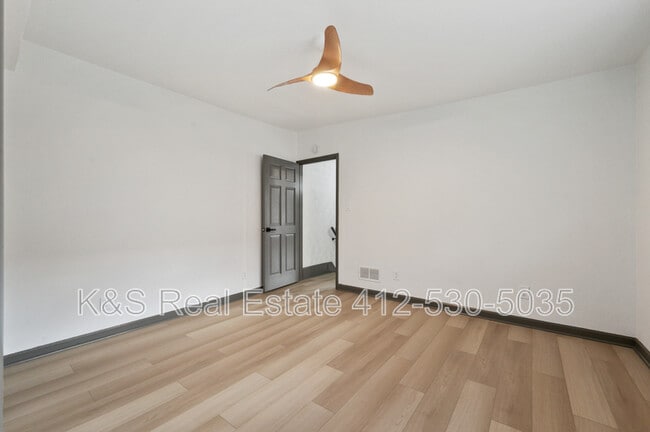 Building Photo - 2104 Straubs Ln