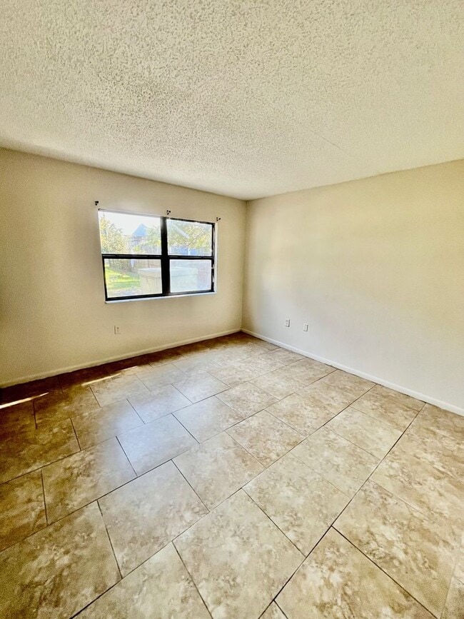 Building Photo - 525 N Morgan Ave