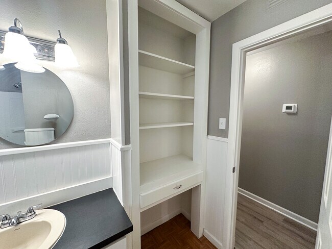 Building Photo - 2801 53rd St