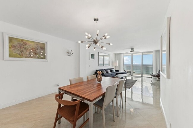 Building Photo - 3580 S Ocean Blvd