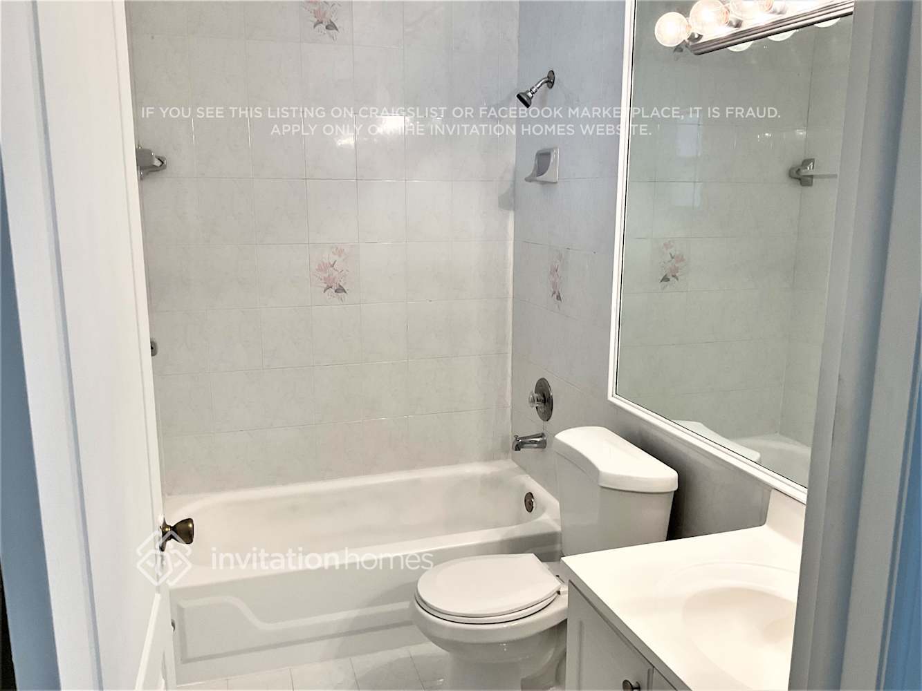 Building Photo - 15445 SW 138th Ave