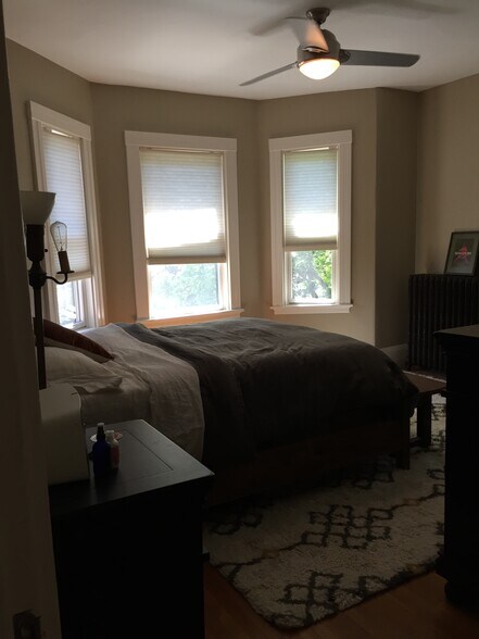 Master bedroom facing bay window - 31 Conway St