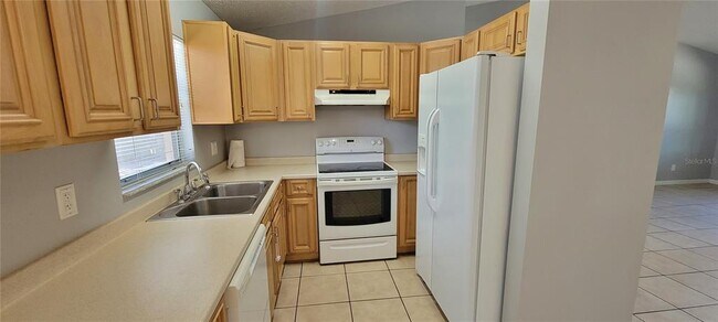Building Photo - 3214 W Van Buren Dr