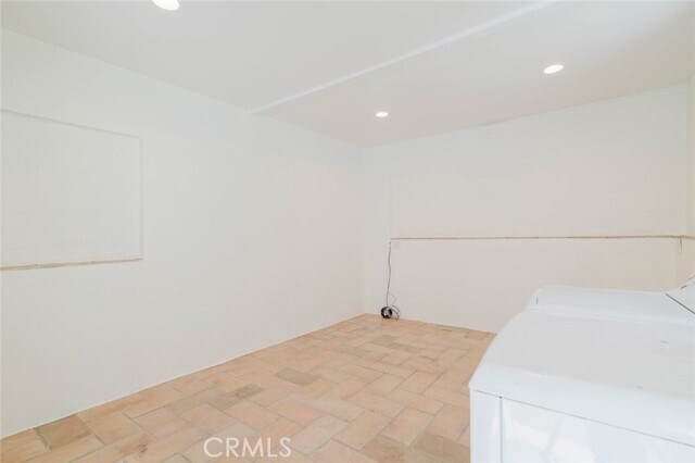 Building Photo - 11036 Fruitland Dr