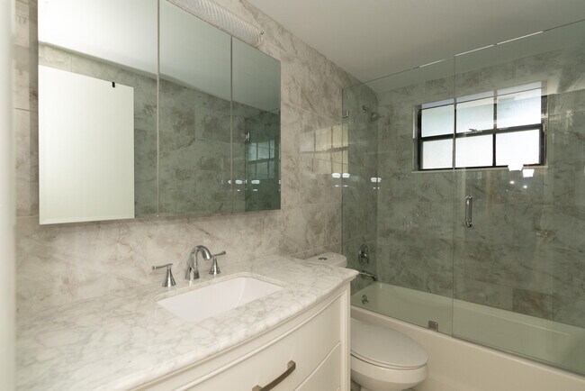 Building Photo - 300 Inlet Way