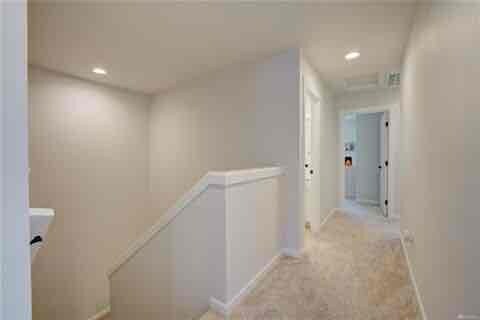 Building Photo - 5350 50th Lp SE