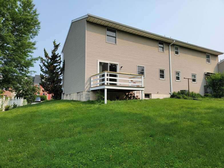 Building Photo - 160 Tom Ave
