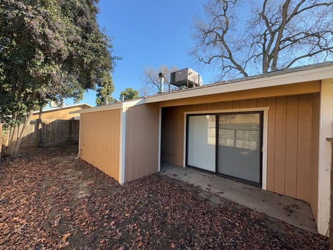 Building Photo - NW Condo coming soon!