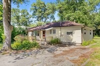 Building Photo - 3 Bedroom Home With Central Air