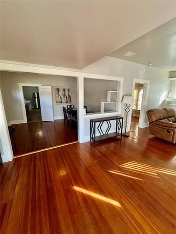 Building Photo - 725 Peach St