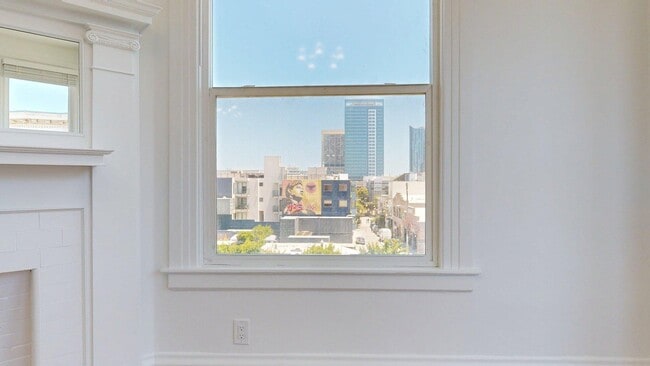 Building Photo - 445 Octavia St