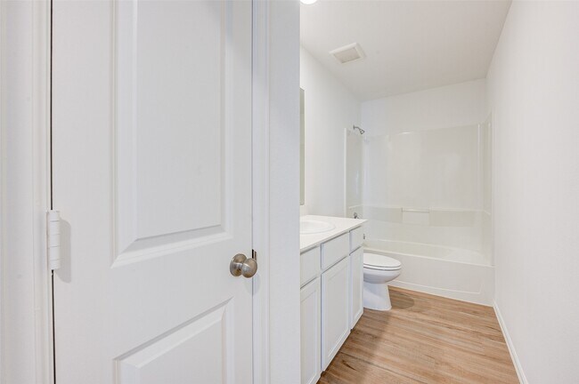 Building Photo - 17827 Pemswood Dr