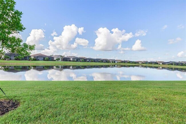 Building Photo - 15153 Spanish Point Dr