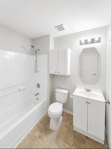 Building Photo - 7120 Planters Row Dr
