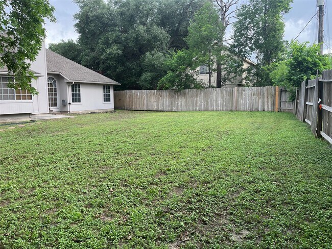 Building Photo - 11302 Meadowchase Dr