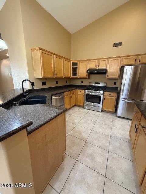 Building Photo - 364 W Thompson Pl