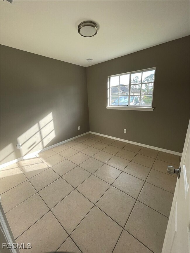 Building Photo - 4718 28th St SW