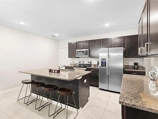 Building Photo - 635 Belgrove St