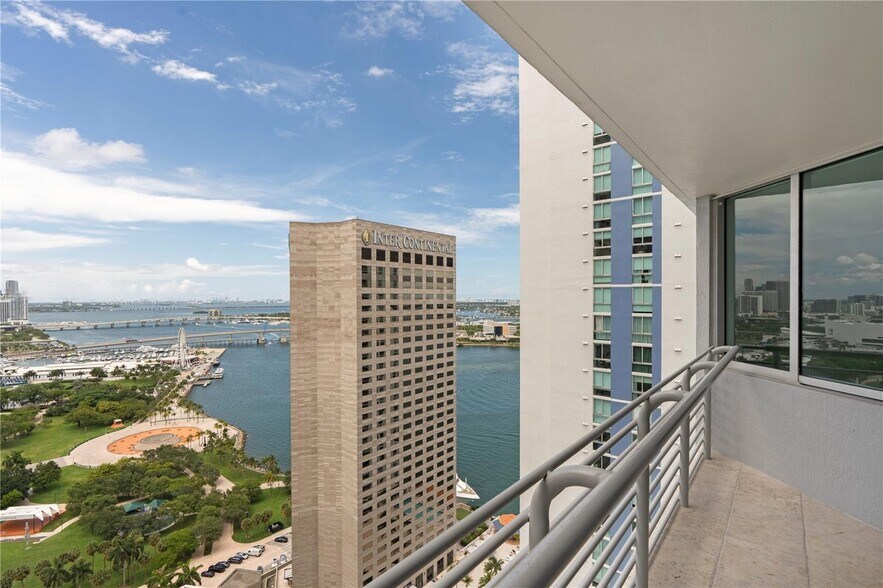 Building Photo - 325 S Biscayne Blvd