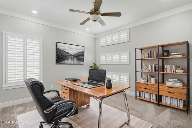 Building Photo - 13580 Lawkland St