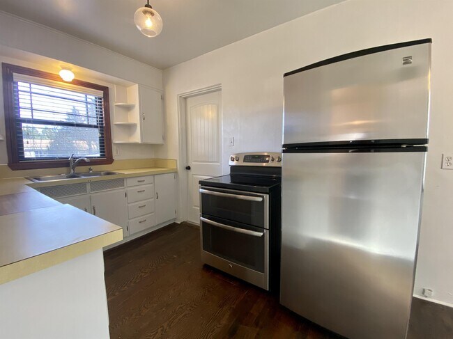 Building Photo - 17 Alsace Way