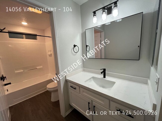 Building Photo - 14056 Valleyheart Dr