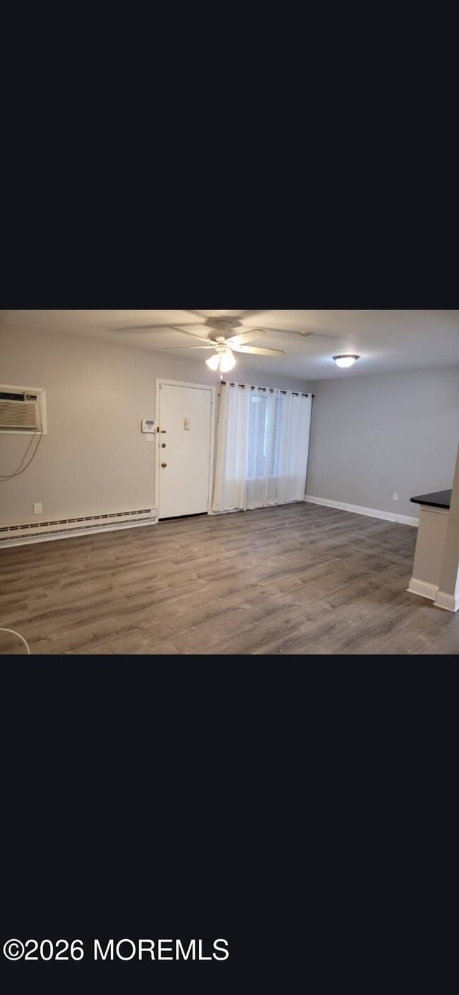 Building Photo - 115 Amberly Dr