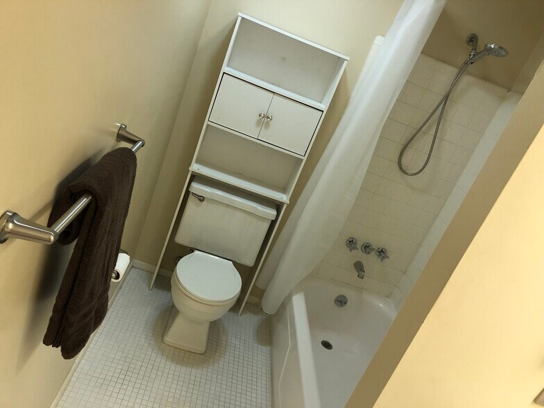 Upstairs bathroom with sink, bath tub and toilet - 8328 Karam Blvd