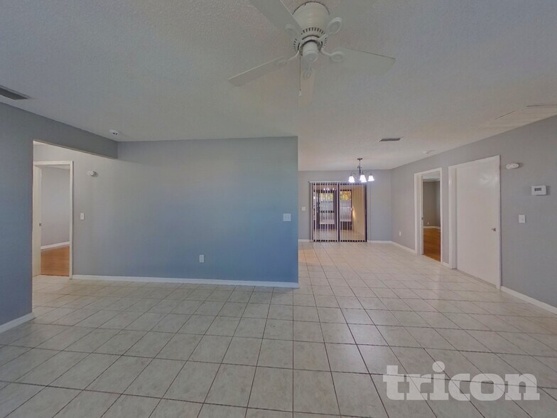 Building Photo - 2008 59th Cir S